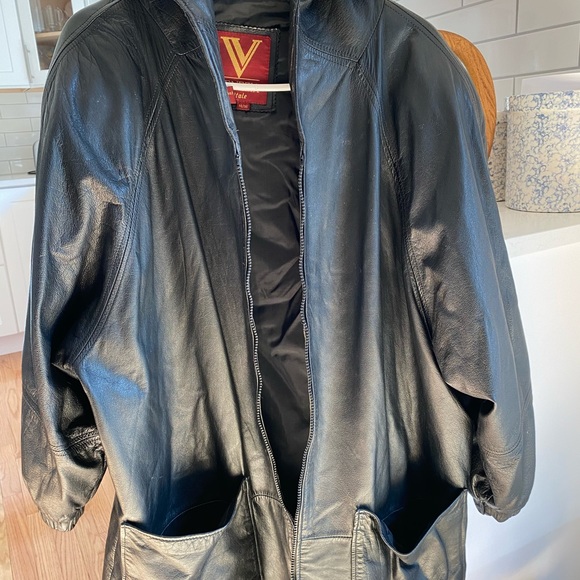 Leather jacket - Picture 1 of 3